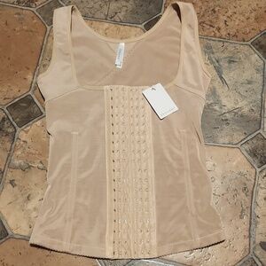 EKOUAER Size 6. Beige Tank Top with Front Closure shapes the figure